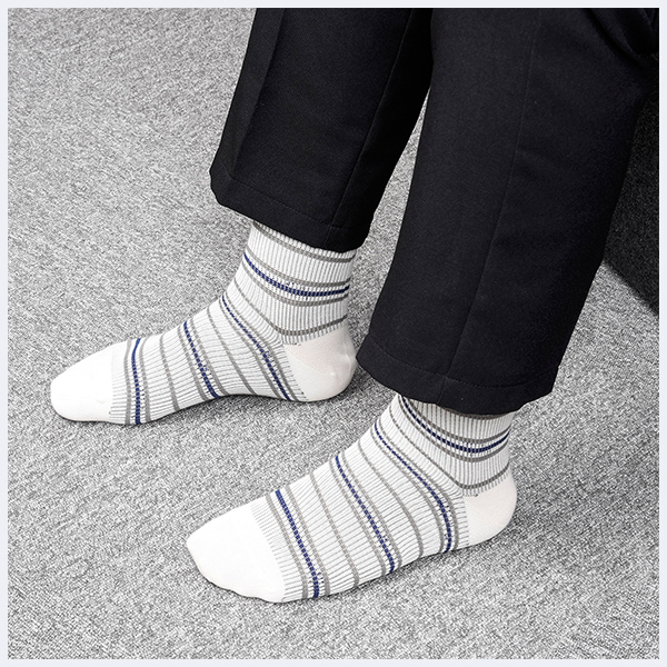 メンズ BrooksBrothers (ブルックスブラザーズ) 切り替えボーダー ソフトくちゴム クルー丈 ソックス