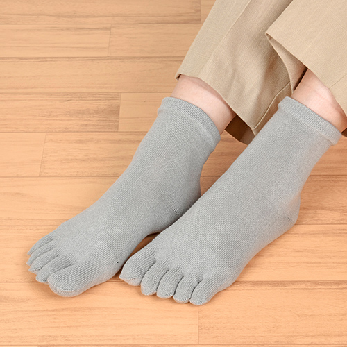 ゆったりらくらく 無地 5本指 クルー丈 ソックス