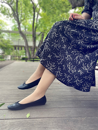 カラー別ストッキングの着用イメージ2（サワーベージュ）