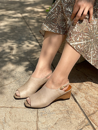 カラー別ストッキングの着用イメージ3（ヌーディベージュ）