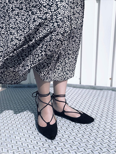 カラー別ストッキングの着用イメージ（シャドーグレー）